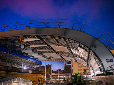 A side on view of the curved designed of the new feature roof at Central Station Northern Concourse. 