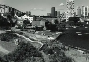 An old black and white image of Sawmillers Reserve and adjacent foreshore to Blues Point, 1984