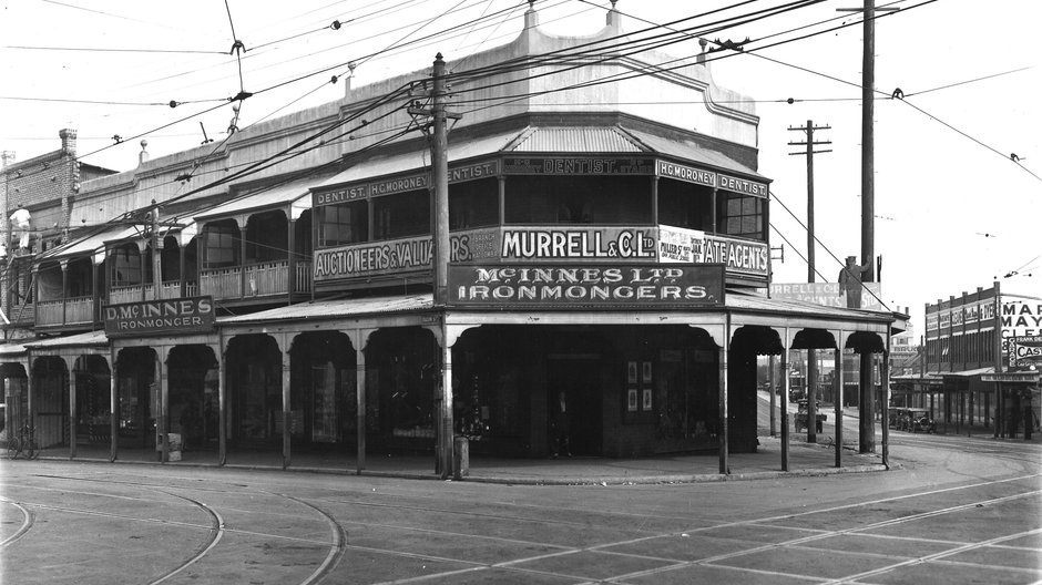 Black and white photo of Kents Corner, Crows Nest Junction.