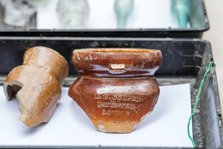 A stoneware ink bottle and a salt glazed tobacco jar made by A. Singer of Vauxall (London) dating from between 1840 and 1860.jpg