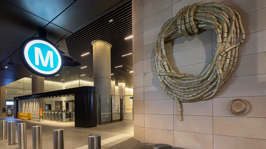 Metro art being installed at Gadigal Station